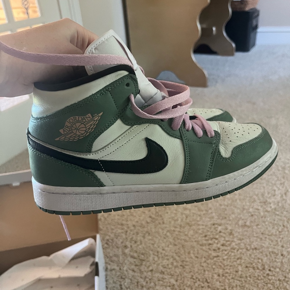 Nike Air Jordan Dutch Green Sneakers